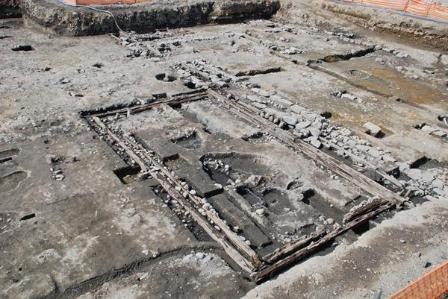 松本城下町跡本町の18世紀後半から19世紀初頭の建物基礎の写真