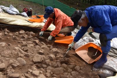 弘法山古墳　発掘風景