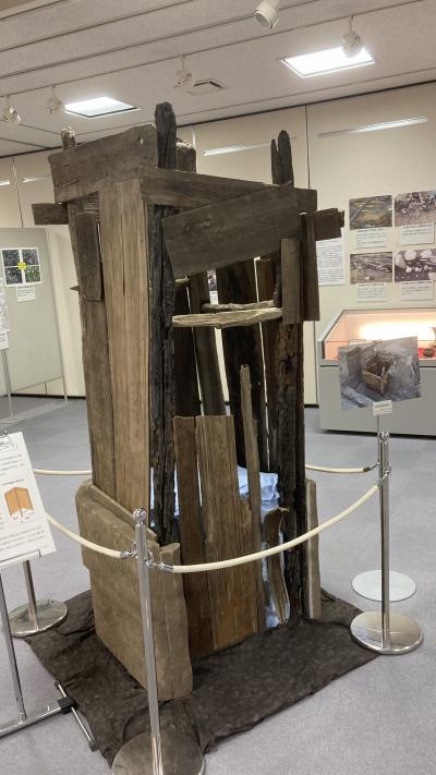 展示風景　土居尻第16次調査出土　井戸（復元）