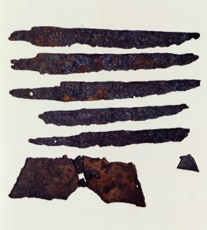 鉄磬残欠及び鉄剣残欠