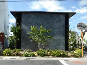 対角にひらく家①