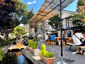 街のフードコート・辰巳の御庭①