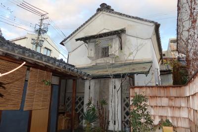 旧犬飼呉服店土蔵外観