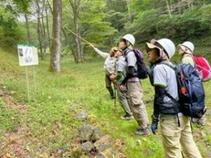講師の説明を聞く参加者