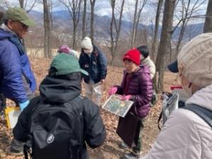 講師の話を聞く参加者