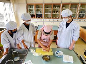 学校での食育（ねぎみそこねつけ）