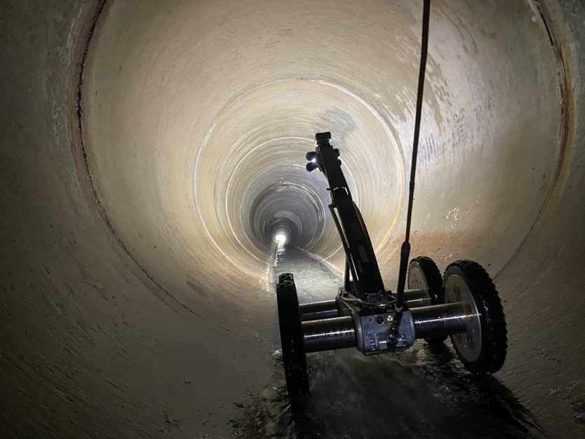 テレビカメラ調査の様子